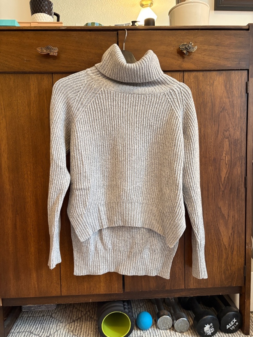 Cozy wilfred aritzia Women's Ribbed Turtleneck Sweater - Light Gray
